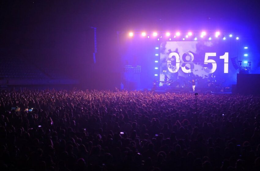  Mii de oameni au participat la un CONCERT ROCK în Barcelona, în plină PANDEMIE
