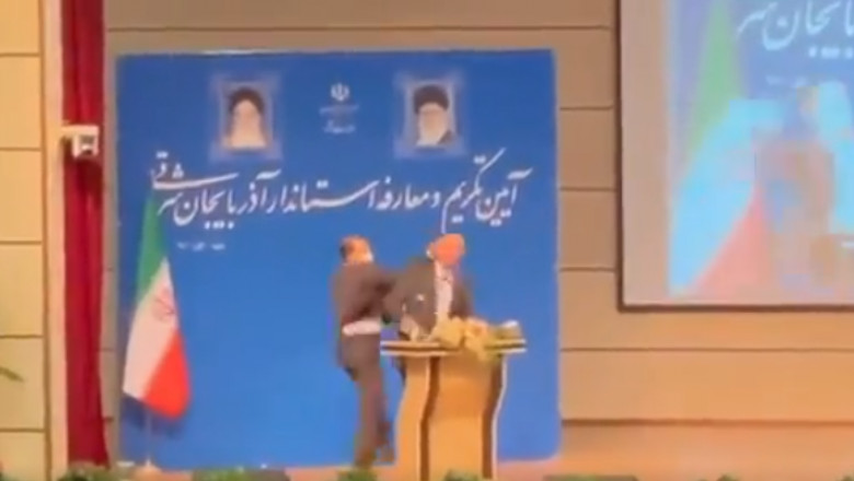  (video) Un guvernator din Iran a fost pălmuit în timpul unui discurs. Motivul atacului ar avea legătură cu vaccinarea anti-Covid