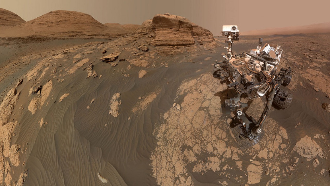 (foto) Imagini spectaculoase de pe Marte trimise de roverul Curiosity. Selfie cu „Mont Mercou”