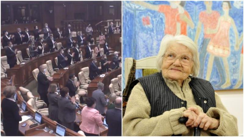  (VIDEO) Deputații au aplaudat în picioare pentru Valentina Rusu-Ciobanu: Artista a împlinit 101 ani