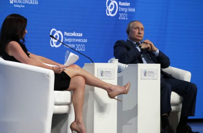  (FOTO) Putin, acuzat că a făcut o remarcă sexistă la adresa unei jurnaliste: „Ești prea frumoasă ca să înțelegi ce spun”