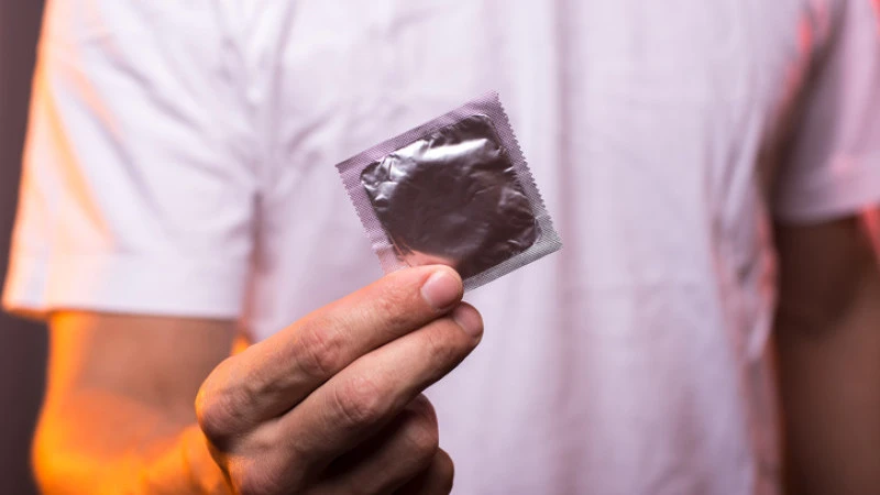  Un ginecolog a creat „primul prezervativ unisex din lume”. Din ce este făcut