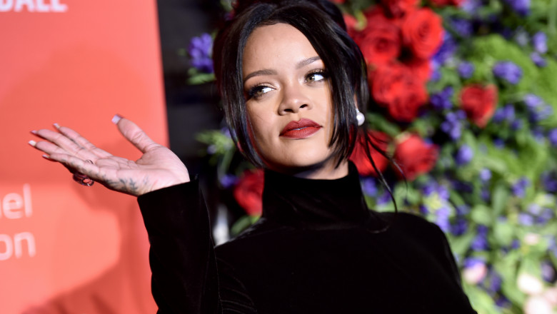  Rihanna, apariție inedită în pijama pe rețelele sociale. Imaginile au făcut furori printre fani: ”Ești perfectă!”