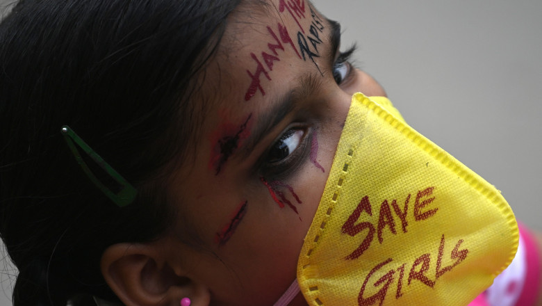  Caz înfiorător în vestul Indiei! O fată de 16 ani spune că a fost violată de sute de bărbați