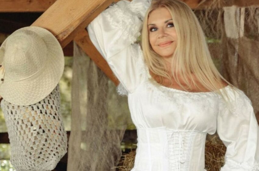  (video) Ludmila Bălan, cu patru rochii diferite în noul ei videoclip: Se pare că a prins-o dorul pe deal pe interpretă