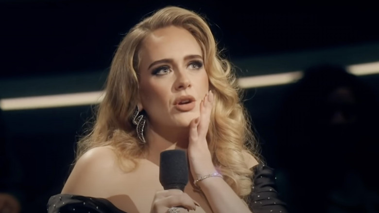 Adele o detronează pe Taylor Swift: „30” a devenit cel mai bine vândut album din 2021, în doar trei zile