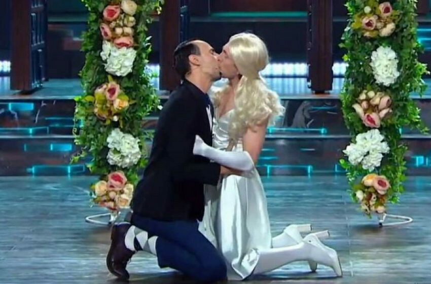  Un post TV din Rusia riscă amendă „pentru promovarea LGBT”, iar o emisiune a fost suspendată, după ce doi umoriști s-au sărutat pe scenă