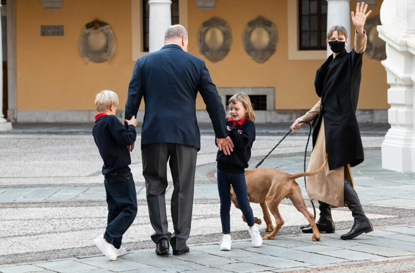 (foto) Prințesa Charlene de Monaco a revenit acasă, după ce a stat luni bune departe de familia ei
