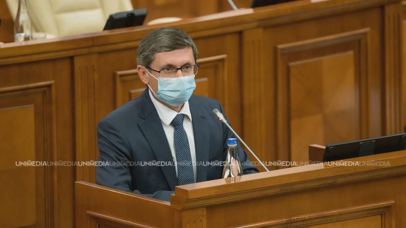  (stop cadru) Grosu, la ședința Parlamentului: „Уважаемые коллеги, очень прошу… Cum acolo în rusă? Ну вы меня поняли”