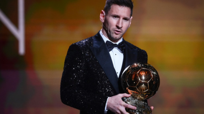  Lionel Messi a câştigat din nou „Balonul de Aur”. Cristiano Ronaldo nu a prins podiumul