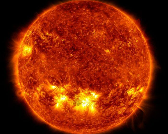  (VIDEO) Erupție solară majoră. Soarele a trimis cantități masive de radiații spre Pământ