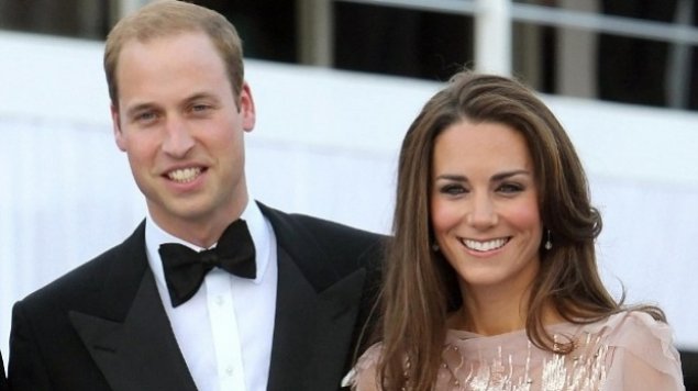  (FOTO) Kate Middleton și prințul William au publicat fotografia de familie, de pe felicitarea de Crăciun