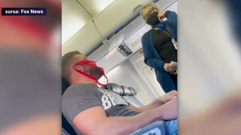  (video) Un bărbat s-a suit în avion purtând o pereche de chiloți de damă în loc de mască