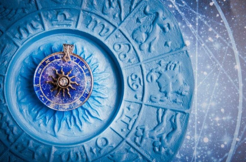  Horoscop 5 decembrie 2021. Gemenii se îndrăgostesc, Taurii au nevoie de al doilea job