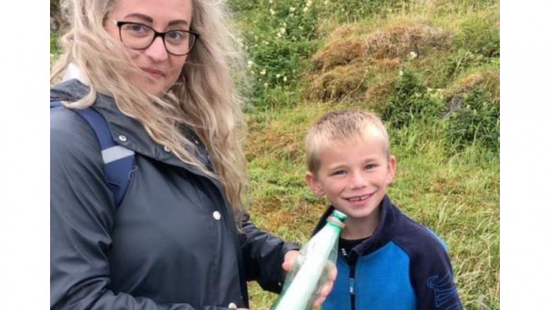 Un mesaj în sticlă aruncat în mare de o fată de opt ani din Scoția a fost descoperit în Norvegia, după 25 de ani