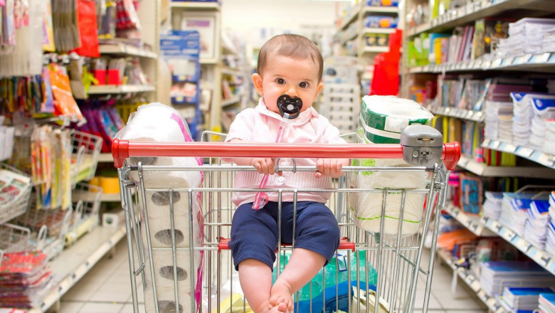  O femeie a încercat să cumpere un copil cu 500.000 de dolari într-un supermarket din Texas