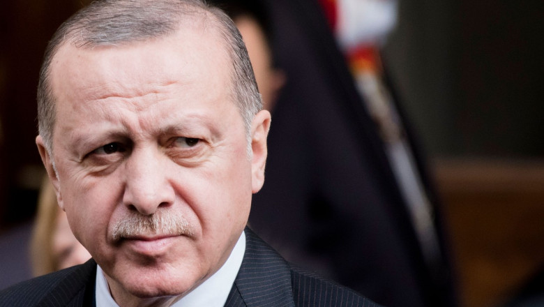  Erdogan o amenință pe jurnalista care a citat un proverb la TV: „Nu vă puteţi oferi luxul de a-l insulta pe preşedinte”
