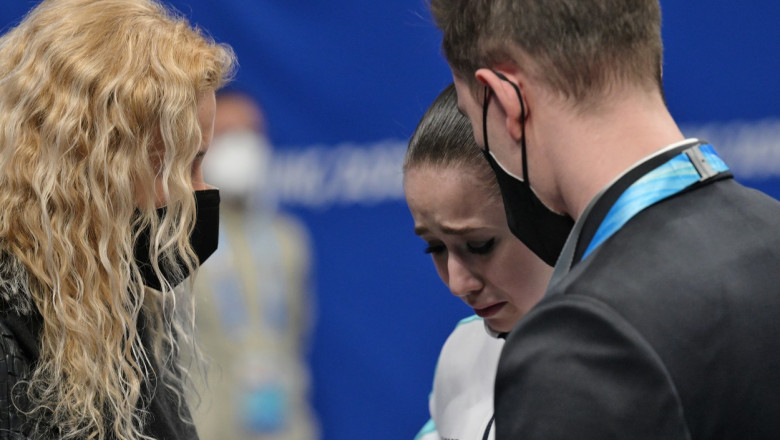  Antrenoarea Kamilei Valieva, criticată pentru atitudinea față de sportiva de 15 ani. Președintele CIO: A fost înfricoșător să văd asta