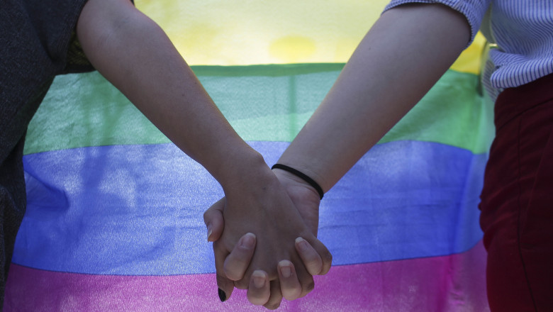 Peste 7% dintre adulţii americani se identifică ca fiind LGBT. Cifra s-a dublat în ultimii 10 ani