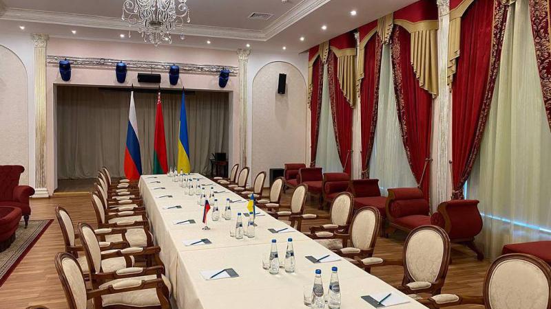  (video) Negocierile dintre Rusia și Ucraina ar urma să înceapă la ora 12:00. Cine face parte din delegația de la Kiev