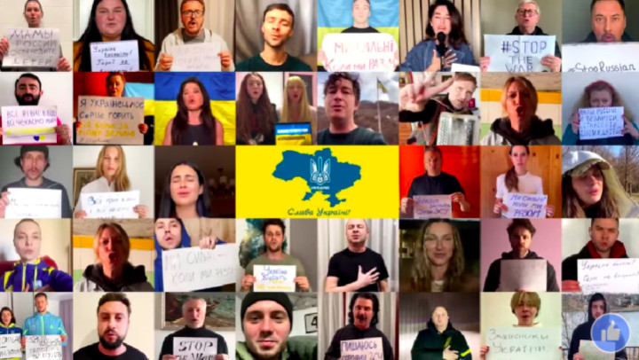  (video) Emoționant! Mai multe vedete, cu pancarte în mâini au interpretat imnul Ucrainei