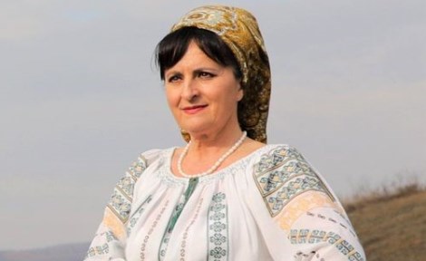  Interpreta de muzică populară Romela Osoianu, omagiată: „Florile din buchetul vieții să vă împodobească destinul cu prosperitate”