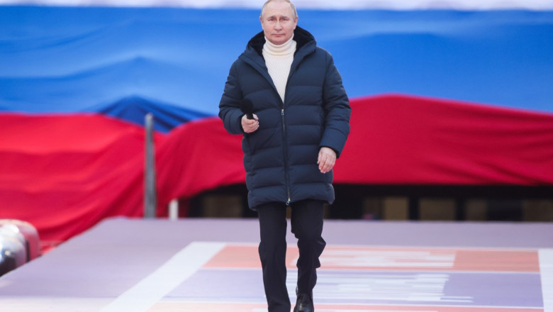  Patronul companiei care a produs geaca purtată de Putin pe stadionul din Moscova: „E rușinos. Trimitem donații în Ucraina”