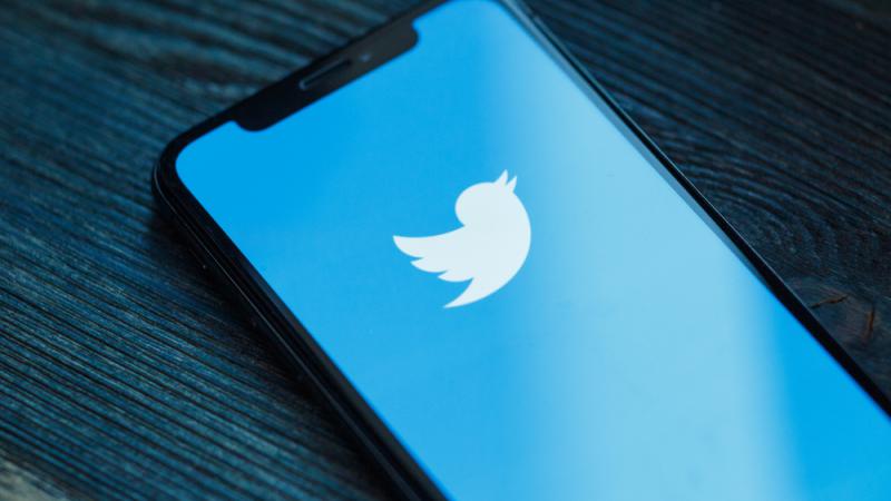  Twitter blochează mass-media ruse RT şi Sputnik în Uniunea Europeană