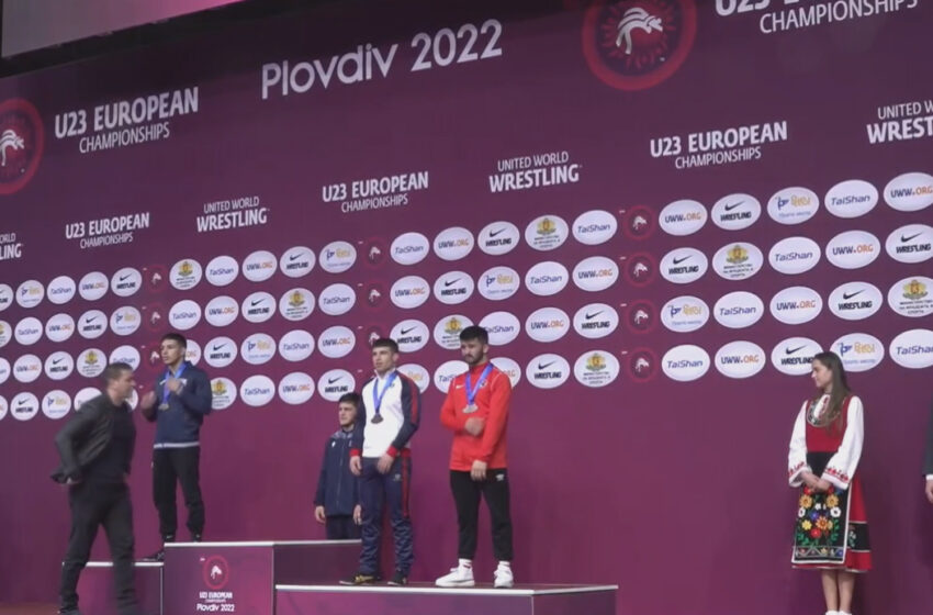  Alți doi luptători moldoveni au urcat pe podium la Europenele Under 23 din Bulgaria