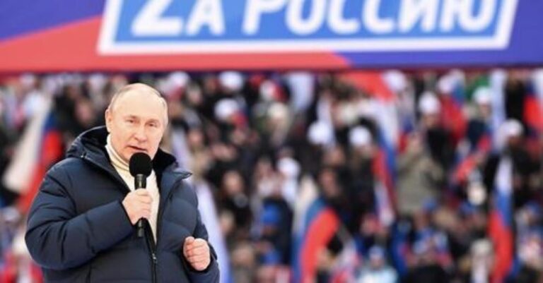  Vladimir Putin a purtat o geaca de 12.000 de euro, la concertul organizat pe stadionul Lujniki din Moscova