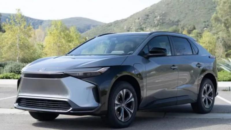  Toyota lansează prima sa mașină electrică: Când o poți cumpăra și cât costă
