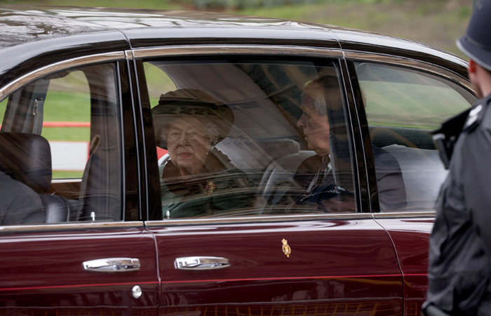  (foto) Regina Elisabeta a II-a, prima apariție publică după 5 luni de „pauză”