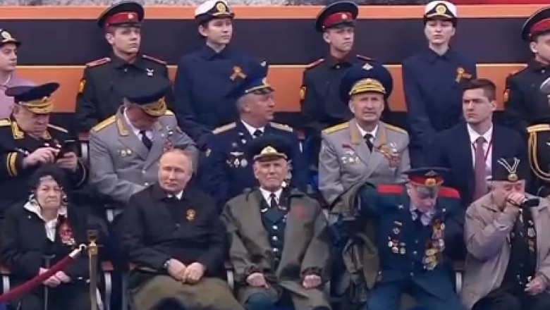  Este Putin bolnav? Imaginile în care și-a acoperit picioarele cu o pătură la parada de la Moscova au devenit virale