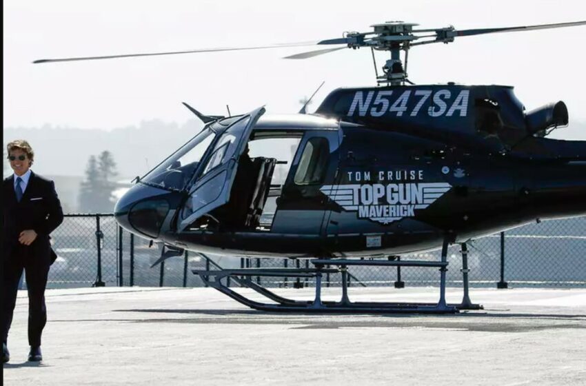  (video) Apariție spectaculoasă: Tom Cruise a venit la premiera „Top Gun: Maverik” cu un elicopter pilotat chiar de el