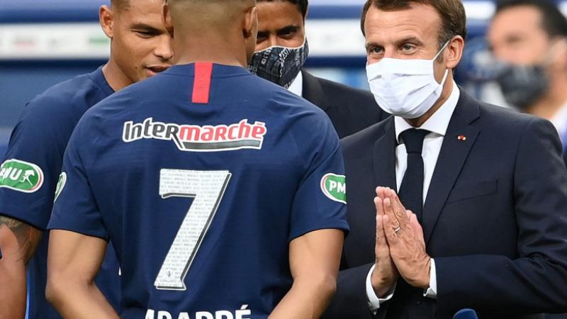 Kylian Mbappe spune că s-a consultat cu Emmanuel Macron în privința rămânerii sale la PSG. Atacantul francez era dorit de Real Madrid