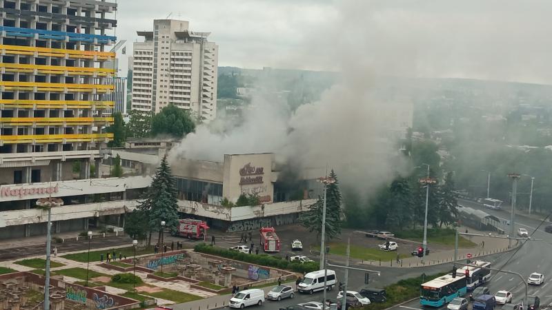  Incendiu matinal într-un restaurant de lângă Hotelul Național: 6 oameni ai străzii, evacuați