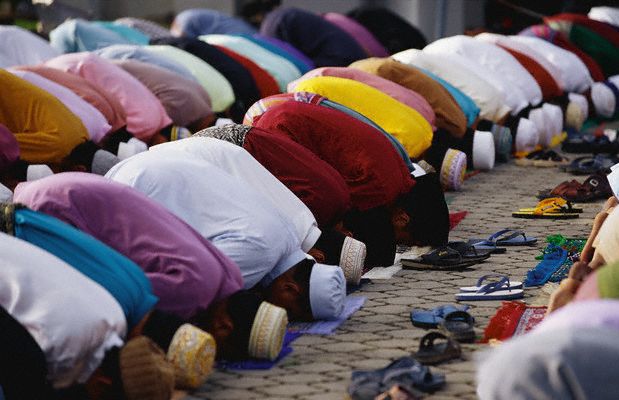  Musulmanii sunt grupul religios cu cea mai rapidă creștere din lume. Află de ce