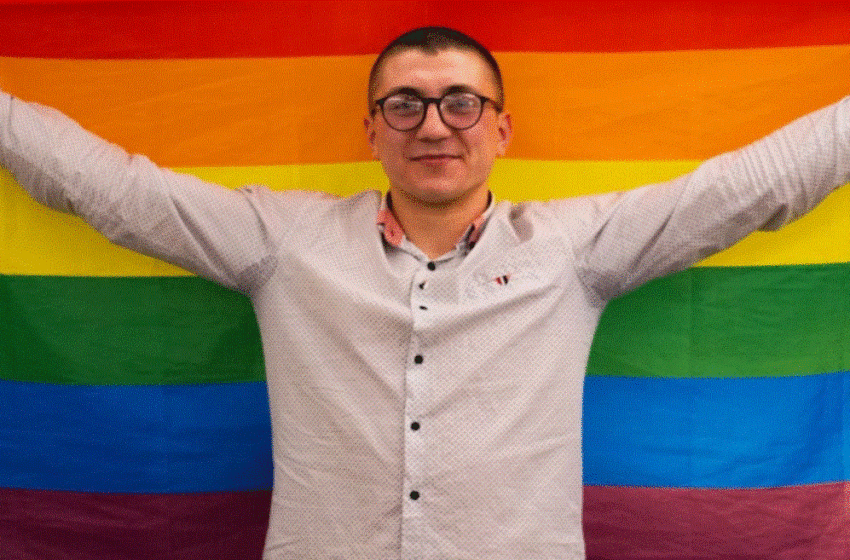  Tânărul gay care a refuzat să revină în armată, discriminat la angajare
