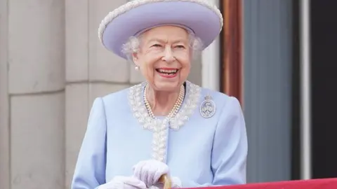  Familia regală britanică, la parada tradițională Trooping the Colour. Regina a privit ceremonia de la balcon
