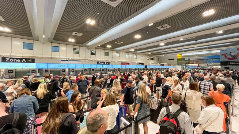  GALERIE FOTO  Aglomerația din cel mai mare aeroport britanic este așteptată să crească pe timpul verii. Imagini cu haosul de pe Heathrow
