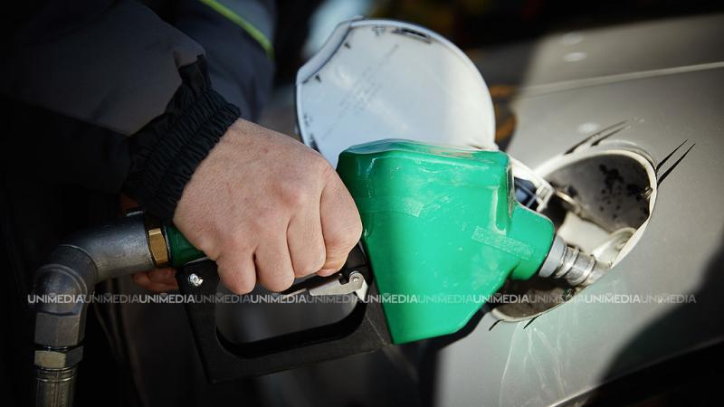  Nou record de scumpiri la carburanți: Motorina crește cu încă 53 de bani. La ce preț a ajuns benzina