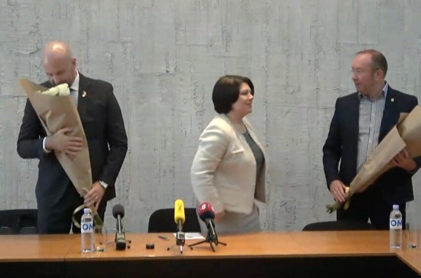  (foto/video) Trandafiri albi, pentru ex și noul ministru al Agriculturii: Bolea i-a mirosit și i-a lăsat, Gherciu i-a luat