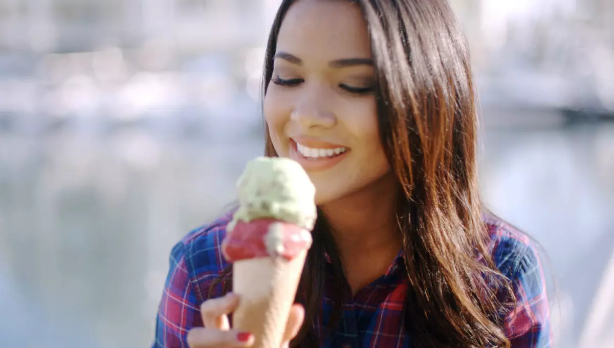 Înghețata, contraindicată pe timp de caniculă?! Ce alimente e bine să consumi vara