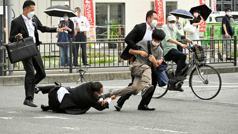  GALERIE FOTO  Asasinarea lui Shinzo Abe: Poliția a găsit explozibili în casa bărbatului care l-a împușcat pe fostul premier