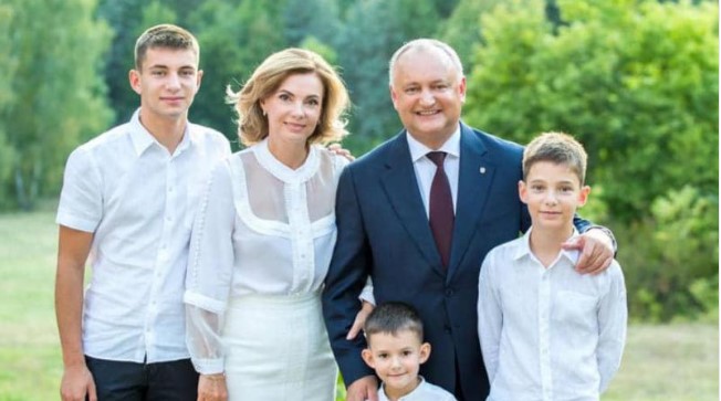  Galina și Igor Dodon, la nunta de Beril: Cuplul sărbătorește 23 de ani de căsătorie