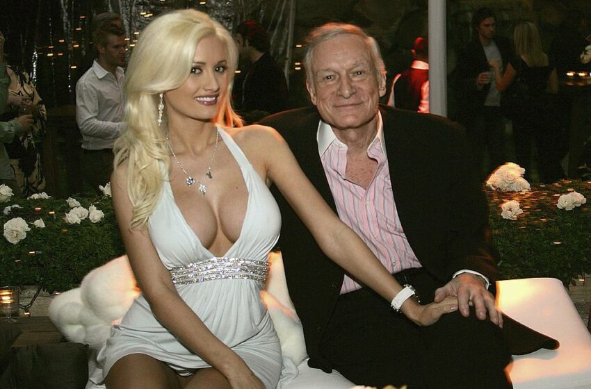  Hugh Hefner, acuzat de fosta iubită că a manipulat-o pentru sex! Ce spune Holly Madison