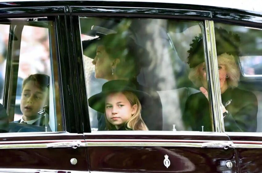  Fotografiile care au emoționat o lume întreagă! Cum a fost surprinsă Prințesa Charlotte la înmormântarea străbunicii sale