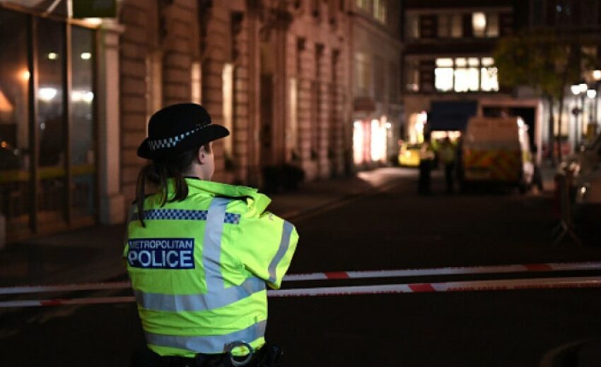  Alertă în Londra. Doi polițiști au fost înjunghiați în centrul orașului