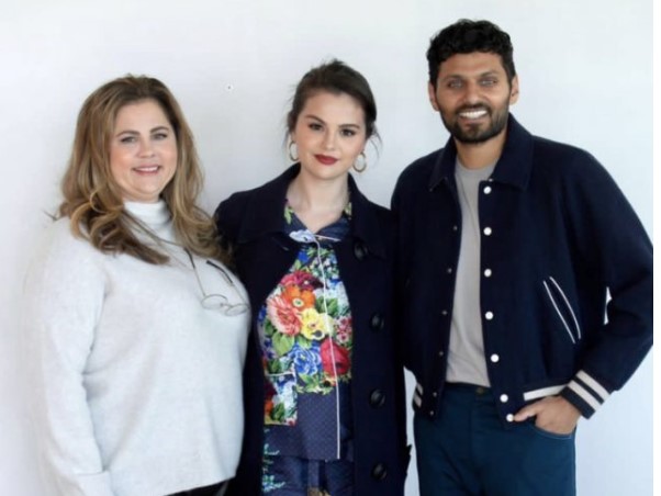  Mama Selenei Gomez a recunoscut că nu este pregătită să vizioneze documentarul vedetei. Care este cauza