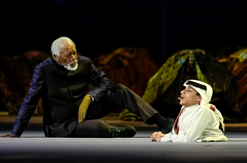  Cine este tânărul fără jumătate de corp care a apărut alături de Morgan Freeman la deschiderea Mondialului din Qatar